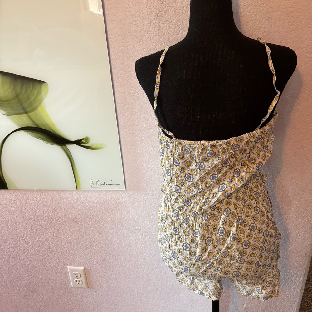 Romper size small - Picture 4 of 5